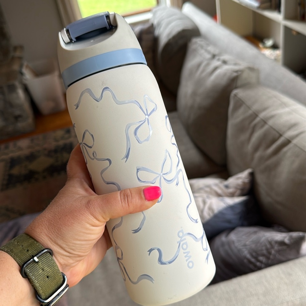 Bow Owala Tied And True Blue 32oz Urban Outfitters Exclusive Tumbler NIB NWT